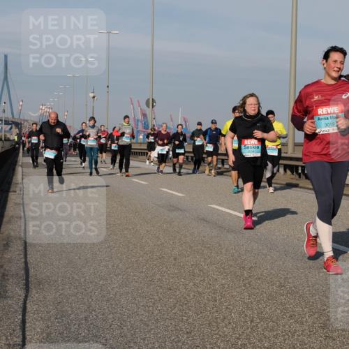 03.10.2025 - Köhlbrandbrückenlauf Fabian Wolf http://msf.ph/oto/9068630 03.10.2025 10:11:17 Position 3 2504, 3019 meine-sportfotos.de