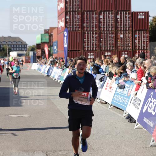 03.10.2025 - Köhlbrandbrückenlauf Jannik Wohlers http://msf.ph/oto/9068635 03.10.2025 13:13:25 Ziel 4065, 4191, 4223, 4324, 4373, 4383, 4448, 4463, 4583, 4853, 5034, 5204, 5261, 5358, 6788, 6789, 6818 meine-sportfotos.de