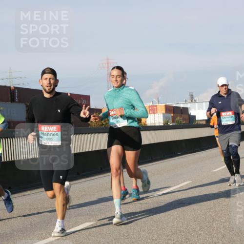 03.10.2025 - Köhlbrandbrückenlauf Jannik Wohlers http://msf.ph/oto/9068636 03.10.2025 09:48:00 Position 3 1182, 1205, 1280, 2843 meine-sportfotos.de