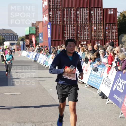 03.10.2025 - Köhlbrandbrückenlauf Jannik Wohlers http://msf.ph/oto/9068645 03.10.2025 13:13:25 Ziel 4065, 4191, 4223, 4324, 4373, 4383, 4448, 4463, 4583, 4853, 5034, 5204, 5261, 5358, 6788, 6789, 6818 meine-sportfotos.de