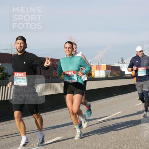 03.10.2025 - Köhlbrandbrückenlauf Jannik Wohlers http://msf.ph/oto/9068652 03.10.2025 09:48:00 Position 3 1182, 1205, 1280, 2843 meine-sportfotos.de