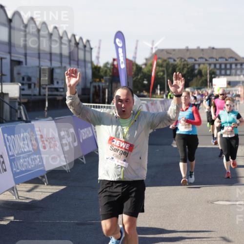 03.10.2025 - Köhlbrandbrückenlauf Jannik Wohlers http://msf.ph/oto/9068662 03.10.2025 13:13:26 Ziel 4065, 4223, 4324, 4373, 4383, 4448, 4580, 4583, 4853, 5034, 5204, 5261, 5358, 6788, 6789, 6818 meine-sportfotos.de