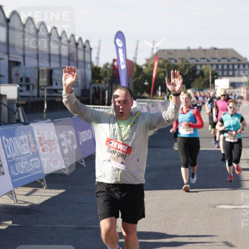 03.10.2025 - Köhlbrandbrückenlauf Jannik Wohlers http://msf.ph/oto/9068665 03.10.2025 13:13:26 Ziel 4065, 4223, 4324, 4373, 4383, 4448, 4580, 4583, 4853, 5034, 5204, 5261, 5358, 6788, 6789, 6818 meine-sportfotos.de