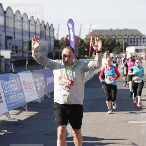 03.10.2025 - Köhlbrandbrückenlauf Jannik Wohlers http://msf.ph/oto/9068672 03.10.2025 13:13:26 Ziel 4065, 4223, 4324, 4373, 4383, 4448, 4580, 4583, 4853, 5034, 5204, 5261, 5358, 6788, 6789, 6818 meine-sportfotos.de