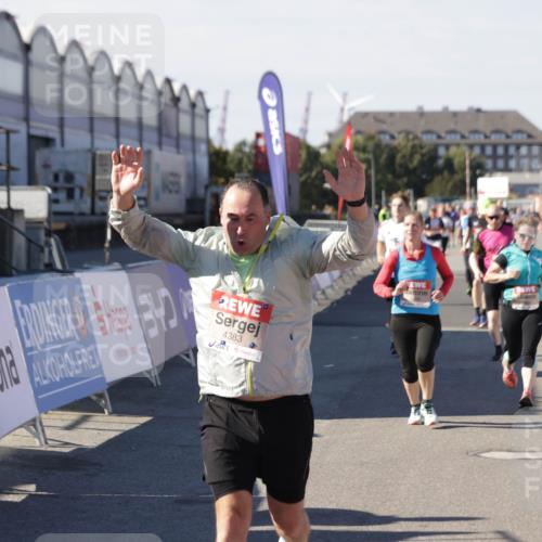 03.10.2025 - Köhlbrandbrückenlauf Jannik Wohlers http://msf.ph/oto/9068679 03.10.2025 13:13:26 Ziel 4065, 4223, 4324, 4373, 4383, 4448, 4580, 4583, 4853, 5034, 5204, 5261, 5358, 6788, 6789, 6818 meine-sportfotos.de