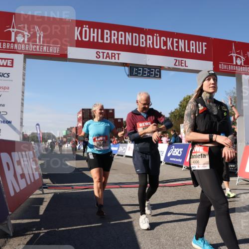 03.10.2025 - Köhlbrandbrückenlauf Lena Gebhardt http://msf.ph/oto/9068696 03.10.2025 13:33:35 Ziel 4006, 4744, 5179, 5211, 5281, 5413, 5546, 5549, 5579, 6094, 6276, 6734 meine-sportfotos.de