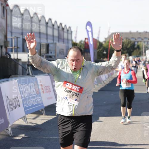 03.10.2025 - Köhlbrandbrückenlauf Jannik Wohlers http://msf.ph/oto/9068701 03.10.2025 13:13:26 Ziel 4065, 4223, 4324, 4373, 4383, 4448, 4580, 4583, 4853, 5034, 5204, 5261, 5358, 6788, 6789, 6818 meine-sportfotos.de