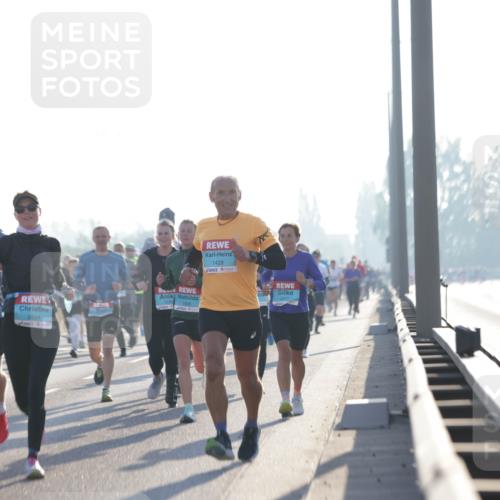 03.10.2025 - Köhlbrandbrückenlauf Jannik Wohlers http://msf.ph/oto/9068703 03.10.2025 09:16:40 Position 3 3710, 2814, 1428 meine-sportfotos.de