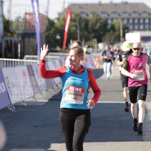 03.10.2025 - Köhlbrandbrückenlauf Jannik Wohlers http://msf.ph/oto/9068709 03.10.2025 13:13:27 Ziel 4065, 4223, 4324, 4373, 4383, 4448, 4580, 4583, 4853, 5034, 5147, 5261, 5358, 6788, 6789 meine-sportfotos.de