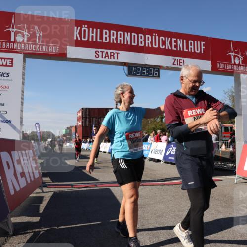 03.10.2025 - Köhlbrandbrückenlauf Lena Gebhardt http://msf.ph/oto/9068718 03.10.2025 13:33:36 Ziel 4006, 4744, 5179, 5211, 5281, 5367, 5546, 5549, 5579, 6094, 6276, 6734 meine-sportfotos.de