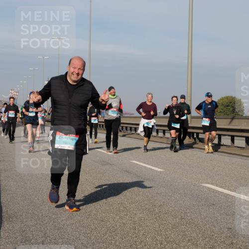03.10.2025 - Köhlbrandbrückenlauf Fabian Wolf http://msf.ph/oto/9068744 03.10.2025 10:11:21 Position 3 1625, 3254 meine-sportfotos.de