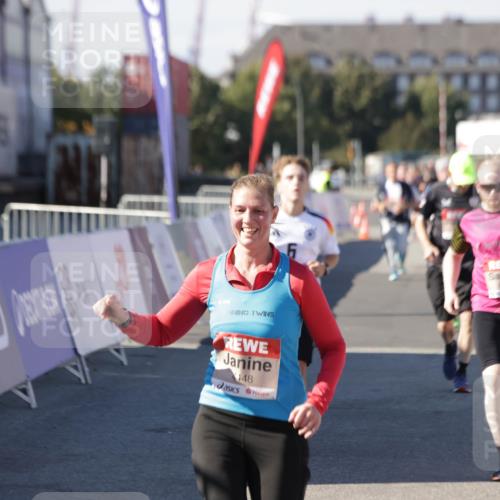 03.10.2025 - Köhlbrandbrückenlauf Jannik Wohlers http://msf.ph/oto/9068749 03.10.2025 13:13:28 Ziel 4065, 4223, 4324, 4383, 4448, 4580, 4583, 4853, 5034, 5147, 5261, 5358, 6788, 6789 meine-sportfotos.de