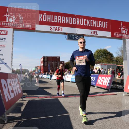 03.10.2025 - Köhlbrandbrückenlauf Lena Gebhardt http://msf.ph/oto/9068752 03.10.2025 13:33:39 Ziel 4006, 4744, 5179, 5281, 5367, 5546, 5579, 6094, 6734 meine-sportfotos.de