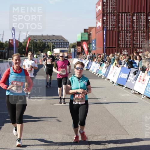 03.10.2025 - Köhlbrandbrückenlauf Jannik Wohlers http://msf.ph/oto/9068763 03.10.2025 13:13:29 Ziel 4065, 4324, 4383, 4448, 4580, 4583, 4595, 4853, 5034, 5147, 5261, 5358, 6788, 6789 meine-sportfotos.de