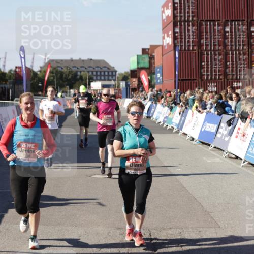 03.10.2025 - Köhlbrandbrückenlauf Jannik Wohlers http://msf.ph/oto/9068770 03.10.2025 13:13:29 Ziel 4065, 4324, 4383, 4448, 4580, 4583, 4595, 4853, 5034, 5147, 5261, 5358, 6788, 6789 meine-sportfotos.de