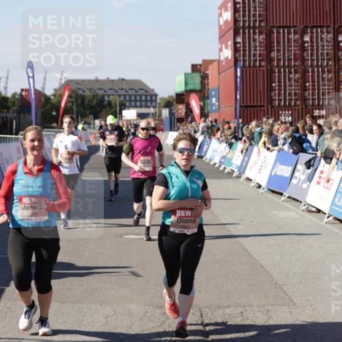 03.10.2025 - Köhlbrandbrückenlauf Jannik Wohlers http://msf.ph/oto/9068773 03.10.2025 13:13:29 Ziel 4065, 4324, 4383, 4448, 4580, 4583, 4595, 4853, 5034, 5147, 5261, 5358, 6788, 6789 meine-sportfotos.de