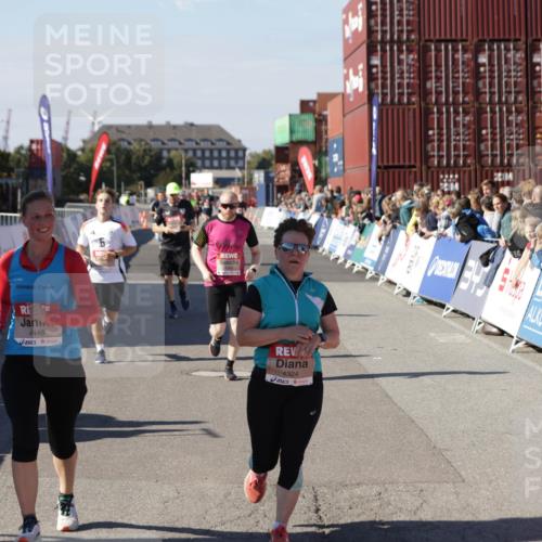 03.10.2025 - Köhlbrandbrückenlauf Jannik Wohlers http://msf.ph/oto/9068778 03.10.2025 13:13:29 Ziel 4065, 4324, 4383, 4448, 4580, 4583, 4595, 4853, 5034, 5147, 5261, 5358, 6788, 6789 meine-sportfotos.de