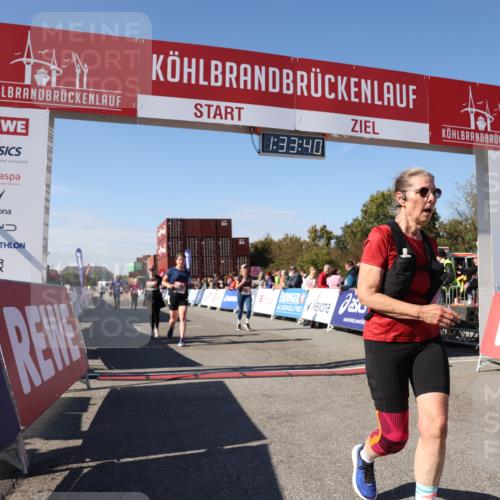 03.10.2025 - Köhlbrandbrückenlauf Lena Gebhardt http://msf.ph/oto/9068783 03.10.2025 13:33:41 Ziel 4006, 4744, 5074, 5179, 5281, 5367, 5546, 5579, 6094, 6734 meine-sportfotos.de