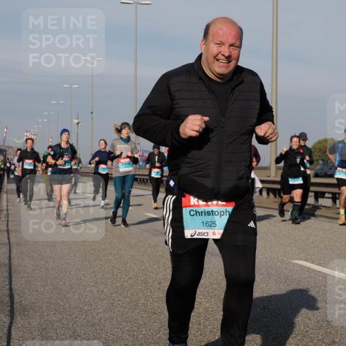 03.10.2025 - Köhlbrandbrückenlauf Fabian Wolf http://msf.ph/oto/9068786 03.10.2025 10:11:23 Position 3 1625, 798 meine-sportfotos.de