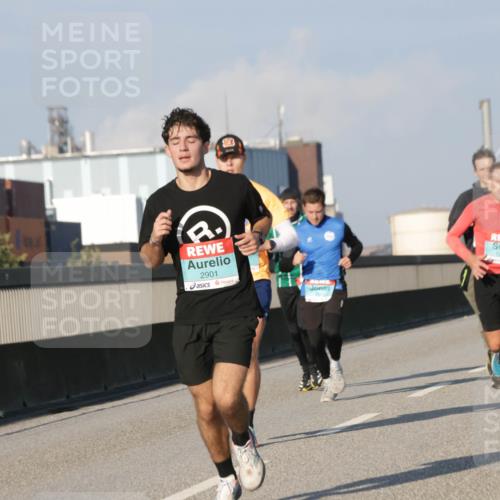03.10.2025 - Köhlbrandbrückenlauf Jannik Wohlers http://msf.ph/oto/9068787 03.10.2025 09:48:05 Position 3 2901, 1165 meine-sportfotos.de