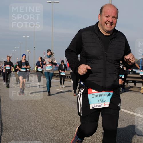 03.10.2025 - Köhlbrandbrückenlauf Fabian Wolf http://msf.ph/oto/9068792 03.10.2025 10:11:23 Position 3 1625 meine-sportfotos.de