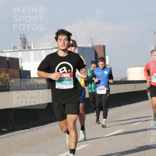 03.10.2025 - Köhlbrandbrückenlauf Jannik Wohlers http://msf.ph/oto/9068796 03.10.2025 09:48:05 Position 3 3, 2901, 1272, 1165 meine-sportfotos.de