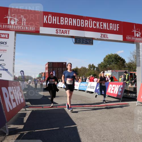 03.10.2025 - Köhlbrandbrückenlauf Lena Gebhardt http://msf.ph/oto/9068806 03.10.2025 13:33:42 Ziel 4006, 4744, 5074, 5077, 5179, 5281, 5367, 5546, 5579, 6094, 6734 meine-sportfotos.de