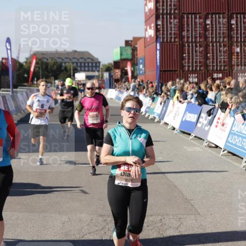 03.10.2025 - Köhlbrandbrückenlauf Jannik Wohlers http://msf.ph/oto/9068807 03.10.2025 13:13:29 Ziel 4065, 4324, 4383, 4448, 4580, 4583, 4595, 4853, 5034, 5147, 5261, 5358, 6788, 6789 meine-sportfotos.de