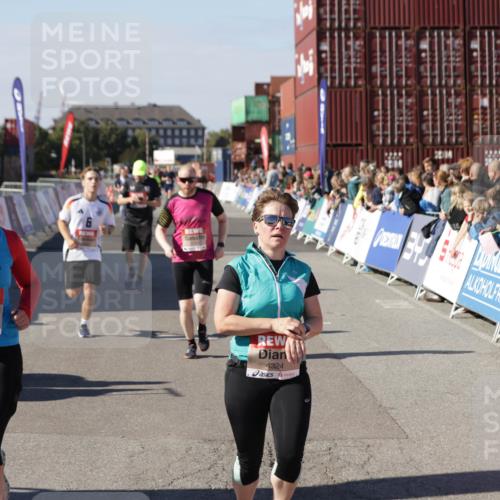 03.10.2025 - Köhlbrandbrückenlauf Jannik Wohlers http://msf.ph/oto/9068810 03.10.2025 13:13:29 Ziel 4065, 4324, 4383, 4448, 4580, 4583, 4595, 4853, 5034, 5147, 5261, 5358, 6788, 6789 meine-sportfotos.de