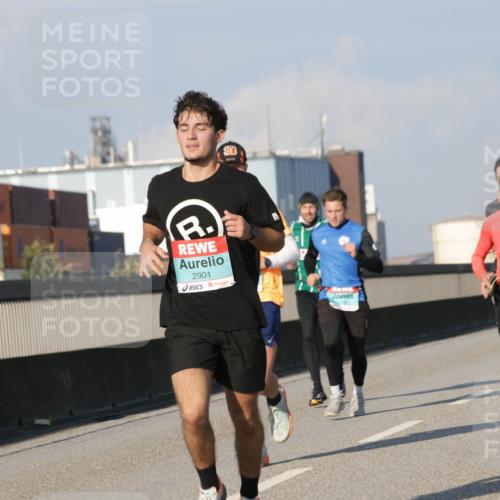 03.10.2025 - Köhlbrandbrückenlauf Jannik Wohlers http://msf.ph/oto/9068814 03.10.2025 09:48:05 Position 3 2901, 1165 meine-sportfotos.de