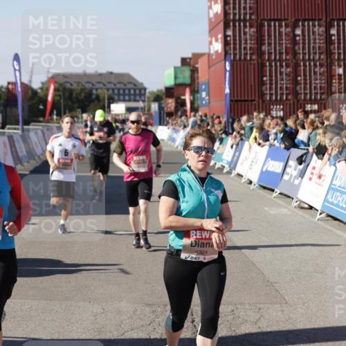 03.10.2025 - Köhlbrandbrückenlauf Jannik Wohlers http://msf.ph/oto/9068817 03.10.2025 13:13:29 Ziel 4065, 4324, 4383, 4448, 4580, 4583, 4595, 4853, 5034, 5147, 5261, 5358, 6788, 6789 meine-sportfotos.de