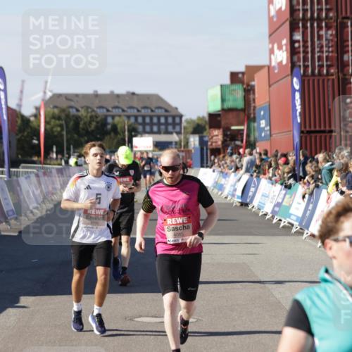 03.10.2025 - Köhlbrandbrückenlauf Jannik Wohlers http://msf.ph/oto/9068826 03.10.2025 13:13:30 Ziel 4065, 4324, 4383, 4448, 4580, 4595, 4853, 5034, 5147, 5261, 5358, 6788, 6789 meine-sportfotos.de