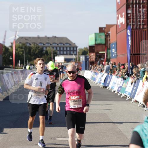 03.10.2025 - Köhlbrandbrückenlauf Jannik Wohlers http://msf.ph/oto/9068829 03.10.2025 13:13:30 Ziel 4065, 4324, 4383, 4448, 4580, 4595, 4853, 5034, 5147, 5261, 5358, 6788, 6789 meine-sportfotos.de