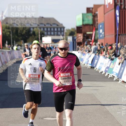 03.10.2025 - Köhlbrandbrückenlauf Jannik Wohlers http://msf.ph/oto/9068844 03.10.2025 13:13:30 Ziel 4065, 4324, 4383, 4448, 4580, 4595, 4853, 5034, 5147, 5261, 5358, 6788, 6789 meine-sportfotos.de