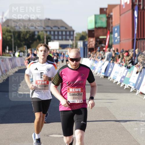 03.10.2025 - Köhlbrandbrückenlauf Jannik Wohlers http://msf.ph/oto/9068851 03.10.2025 13:13:30 Ziel 4065, 4324, 4383, 4448, 4580, 4595, 4853, 5034, 5147, 5261, 5358, 6788, 6789 meine-sportfotos.de