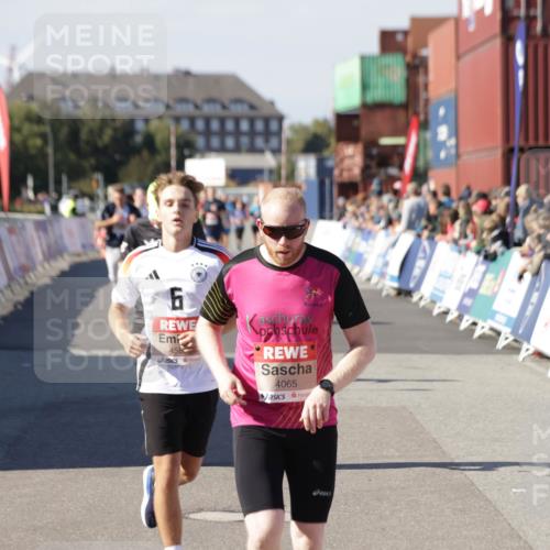 03.10.2025 - Köhlbrandbrückenlauf Jannik Wohlers http://msf.ph/oto/9068855 03.10.2025 13:13:30 Ziel 4065, 4324, 4383, 4448, 4580, 4595, 4853, 5034, 5147, 5261, 5358, 6788, 6789 meine-sportfotos.de