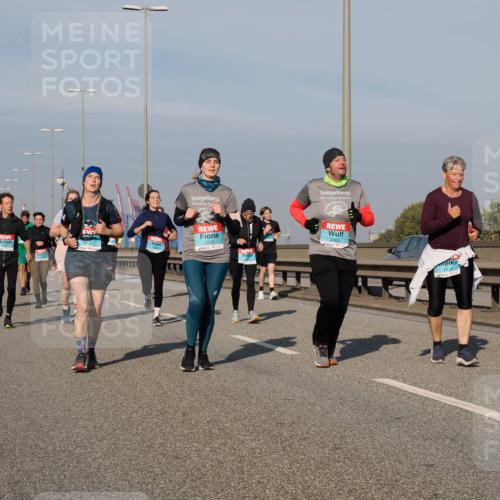 03.10.2025 - Köhlbrandbrückenlauf Fabian Wolf http://msf.ph/oto/9068856 03.10.2025 10:11:25 Position 3 2212, 2365, 2436 meine-sportfotos.de