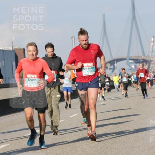 03.10.2025 - Köhlbrandbrückenlauf Jannik Wohlers http://msf.ph/oto/9068863 03.10.2025 09:48:07 Position 3 2947, 1165, 1273 meine-sportfotos.de