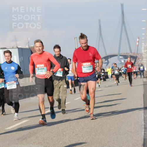 03.10.2025 - Köhlbrandbrückenlauf Jannik Wohlers http://msf.ph/oto/9068867 03.10.2025 09:48:07 Position 3 2947, 1165, 144, 1273 meine-sportfotos.de