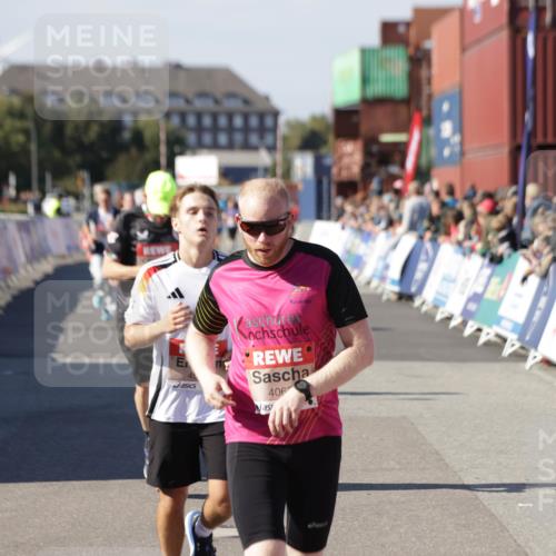 03.10.2025 - Köhlbrandbrückenlauf Jannik Wohlers http://msf.ph/oto/9068868 03.10.2025 13:13:31 Ziel 4065, 4324, 4383, 4448, 4580, 4595, 4853, 5034, 5147, 5261, 5358 meine-sportfotos.de