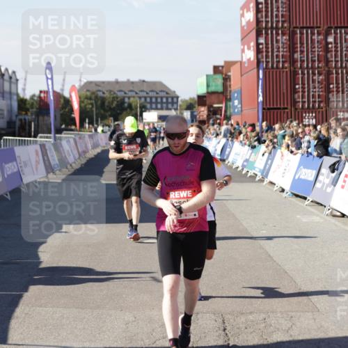 03.10.2025 - Köhlbrandbrückenlauf Jannik Wohlers http://msf.ph/oto/9068873 03.10.2025 13:13:31 Ziel 4065, 4324, 4383, 4448, 4580, 4595, 4853, 5034, 5147, 5261, 5358 meine-sportfotos.de