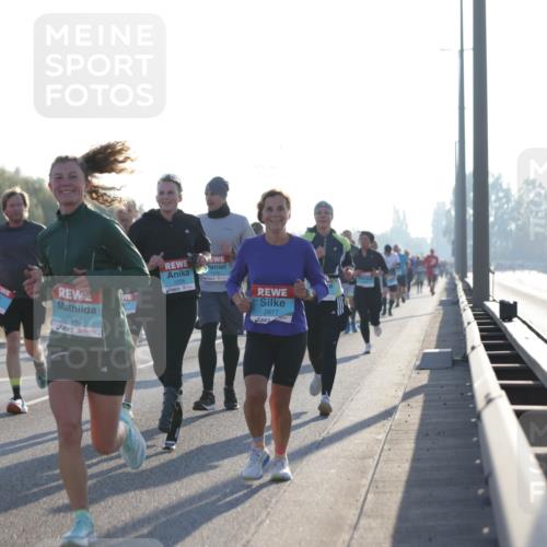 03.10.2025 - Köhlbrandbrückenlauf Jannik Wohlers http://msf.ph/oto/9068874 03.10.2025 09:16:44 Position 3 3791, 1946, 1238, 2677 meine-sportfotos.de