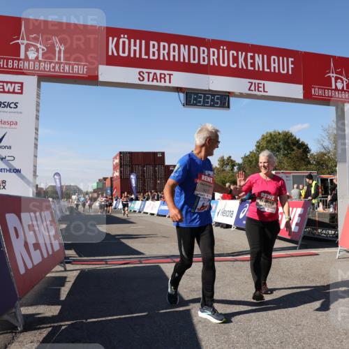 03.10.2025 - Köhlbrandbrückenlauf Lena Gebhardt http://msf.ph/oto/9068888 03.10.2025 13:33:52 Ziel 4919, 4970, 5036, 5074, 5077, 5300, 5367, 6246 meine-sportfotos.de