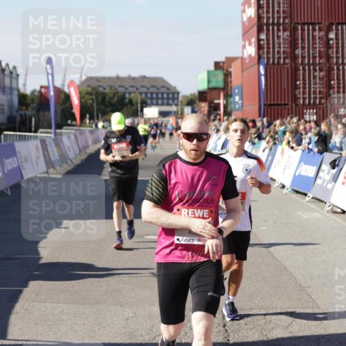 03.10.2025 - Köhlbrandbrückenlauf Jannik Wohlers http://msf.ph/oto/9068905 03.10.2025 13:13:32 Ziel 4065, 4324, 4383, 4448, 4580, 4595, 5147, 5261, 5358 meine-sportfotos.de