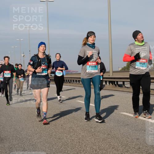 03.10.2025 - Köhlbrandbrückenlauf Fabian Wolf http://msf.ph/oto/9068911 03.10.2025 10:11:26 Position 3 2212, 2252, 2365 meine-sportfotos.de