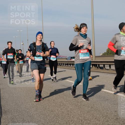 03.10.2025 - Köhlbrandbrückenlauf Fabian Wolf http://msf.ph/oto/9068919 03.10.2025 10:11:26 Position 3 2212, 2365, 2654 meine-sportfotos.de