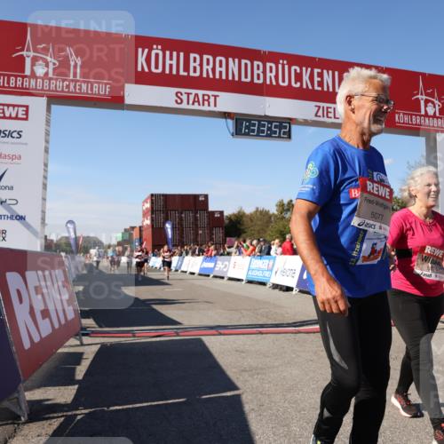 03.10.2025 - Köhlbrandbrückenlauf Lena Gebhardt http://msf.ph/oto/9068923 03.10.2025 13:33:53 Ziel 4919, 4970, 5036, 5074, 5077, 5300, 6246 meine-sportfotos.de
