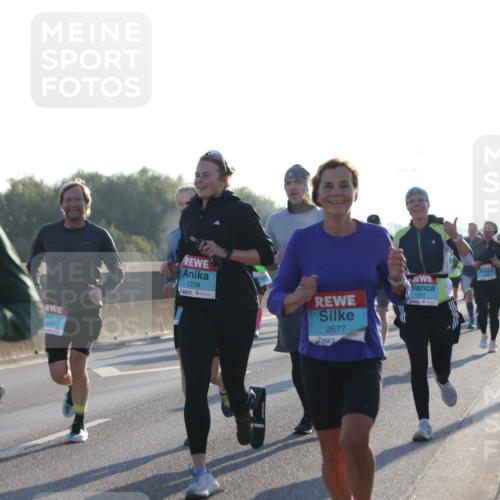 03.10.2025 - Köhlbrandbrückenlauf Jannik Wohlers http://msf.ph/oto/9068925 03.10.2025 09:16:45 Position 3 1946, 813, 1238, 2677, 1377 meine-sportfotos.de