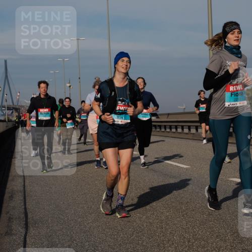 03.10.2025 - Köhlbrandbrückenlauf Fabian Wolf http://msf.ph/oto/9068934 03.10.2025 10:11:27 Position 3 2654, 2212 meine-sportfotos.de