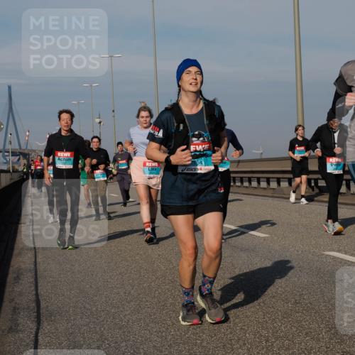 03.10.2025 - Köhlbrandbrückenlauf Fabian Wolf http://msf.ph/oto/9068950 03.10.2025 10:11:27 Position 3 1221, 654, 2212 meine-sportfotos.de